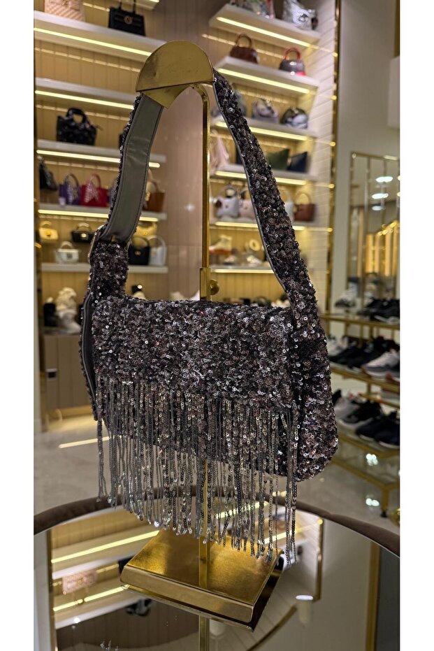 İthal Pullu Püsküllü Model Kadın Çanta - 4