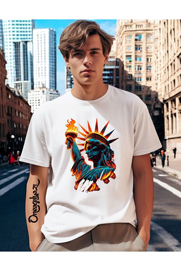 Statue of Liberty Printed Men's Oversize T-Shirt