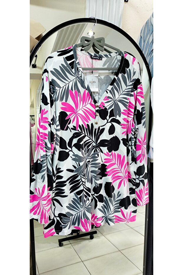 بلوزة نسائية كبيرة الحجم مطبوعة - 3