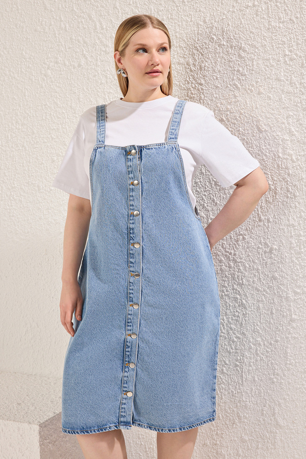 Mavi Önü Düğmeli Askılı %100 Pamuk Non-Stretch Denim Büyük Beden Elbise TBBSS25AH00095 - 2