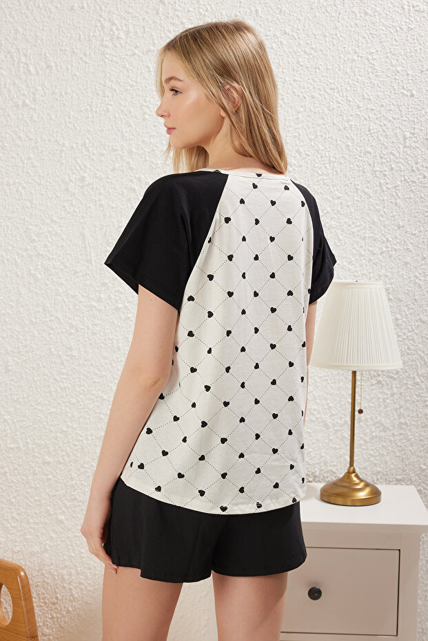 Siyah-Ekru %100 Pamuklu Kalpli Reglan Kol Şortlu Örme Pijama Takımı THMSS25PT00177 - 6