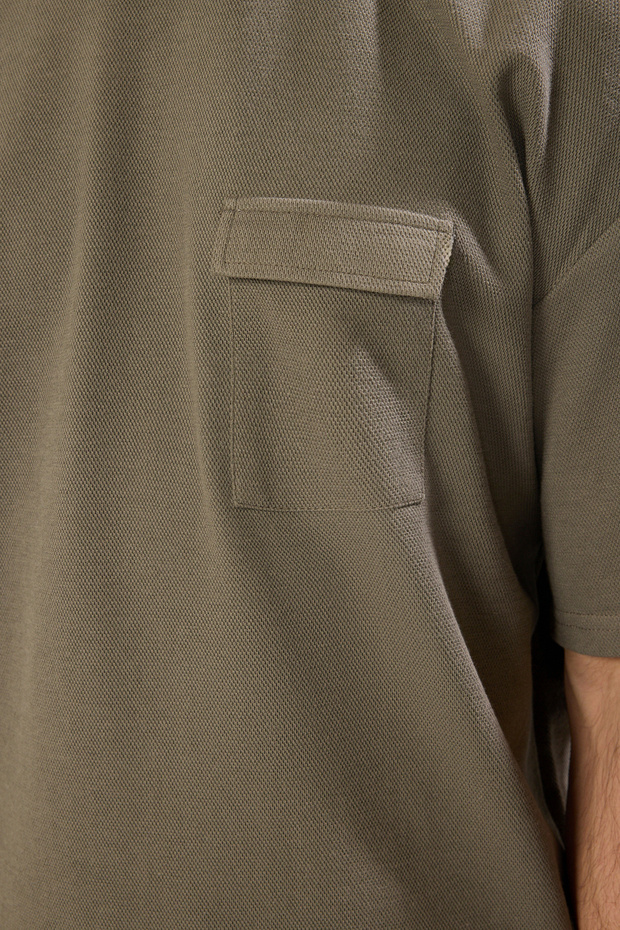 Haki Oversize/Geniş Kesim Dokulu Cep Detaylı Kısa Kol T-shirt TMNSS25TS00061 - 7