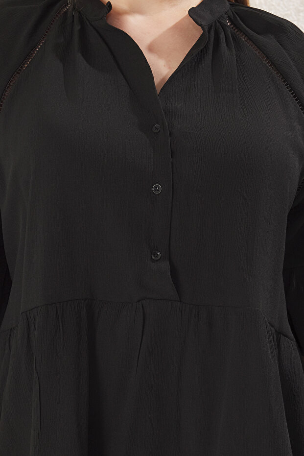 Siyah Kısa Kol Peplum Dokulu Dokuma Büyük Beden Gömlek TBBSS25AF00044 - 3