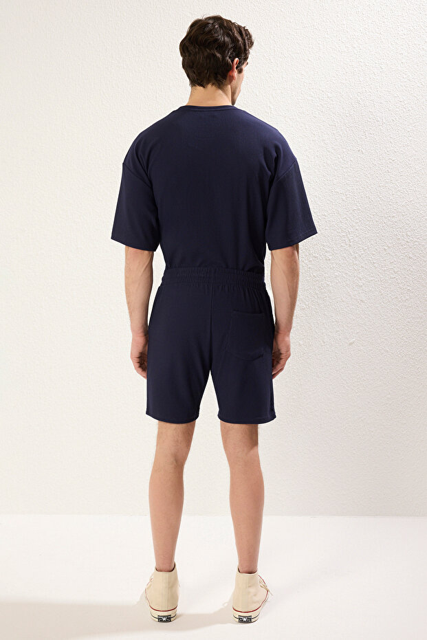 Basic Lacivert Regular/Normal Kesim Orta Boy Bağcıklı Dokulu Kırışmaz Ottoman Şort TMNSS23SR00039 - 5