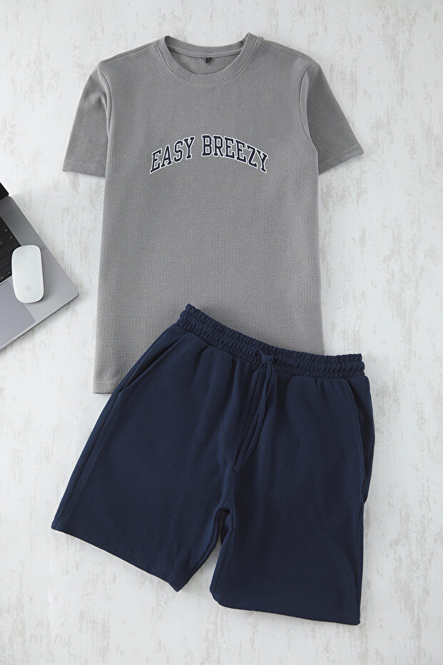 Gri Regular Fit Slogan Baskılı Waffle Örme Şortlu Pijama Takımı TMNSS25PT00008 - 4