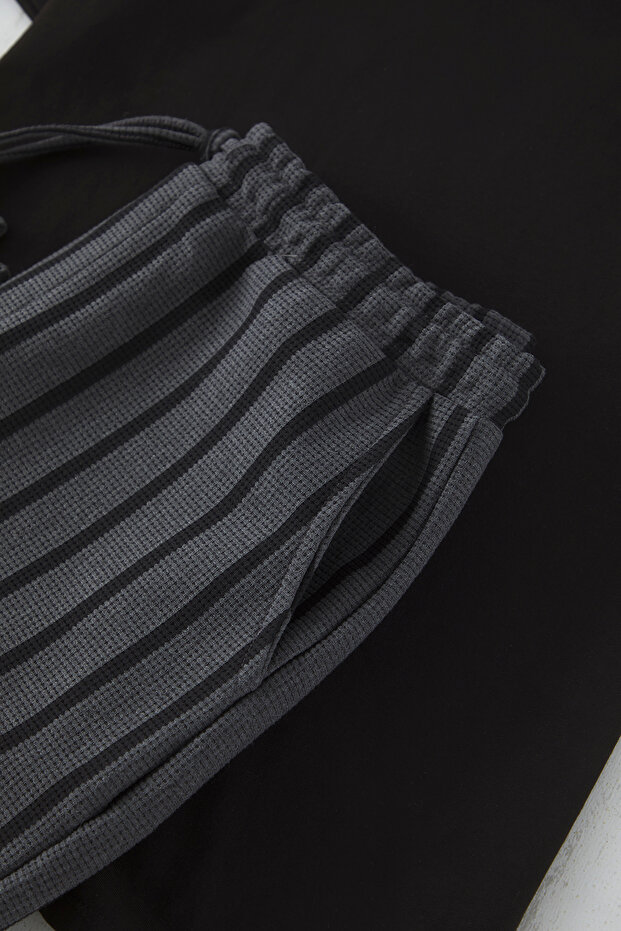 Siyah - Antrasit Regular Fit Çizgili Örme Şortlu Pijama Takımı TMNSS25PT00029 - 2