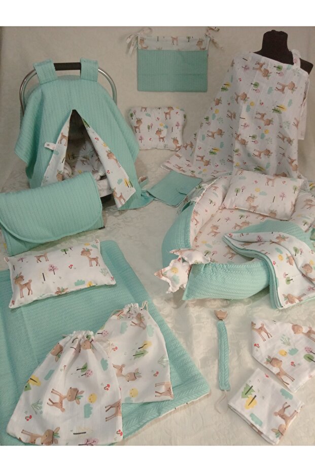 مجموعة Babynest مع غزال مكونة من 20 قطعة (محتوى المجموعة موجود في الوصف)