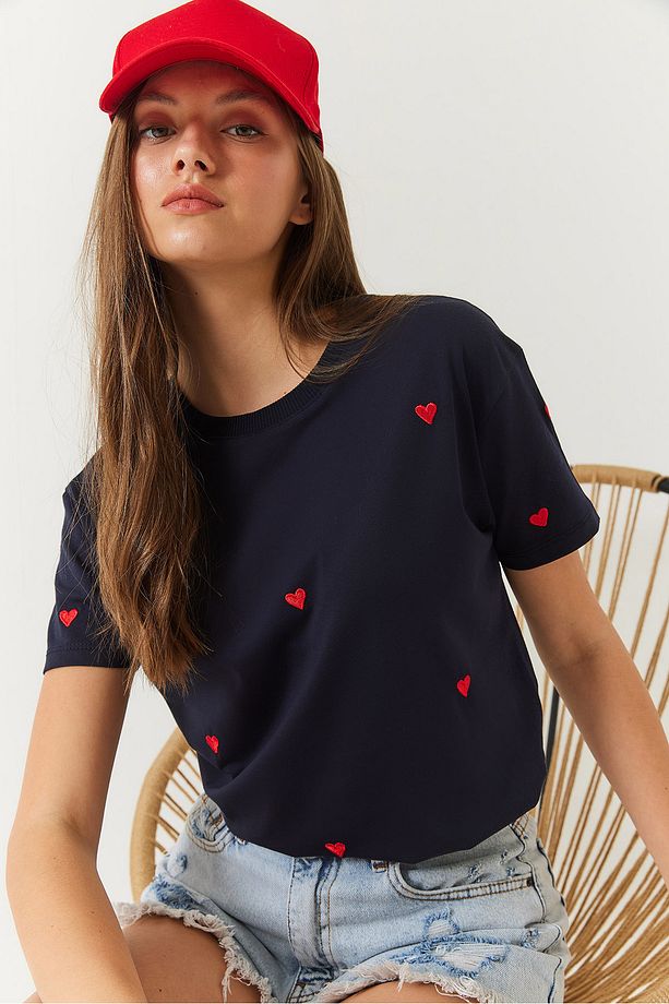 Kadın Kalp Nakışlı Tshirt 60602004 - 4