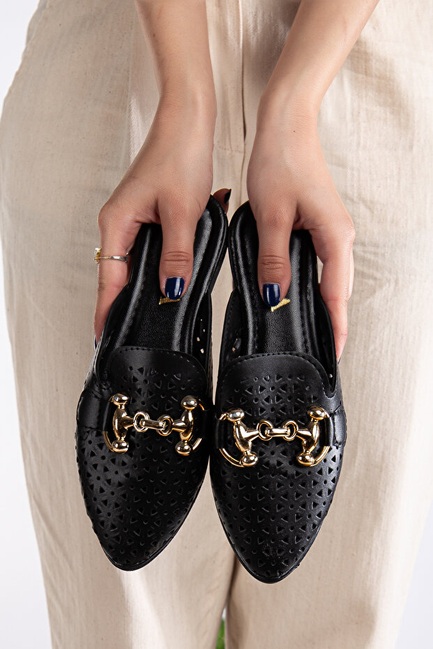 Women's Closed Front Studded Casual Slippers