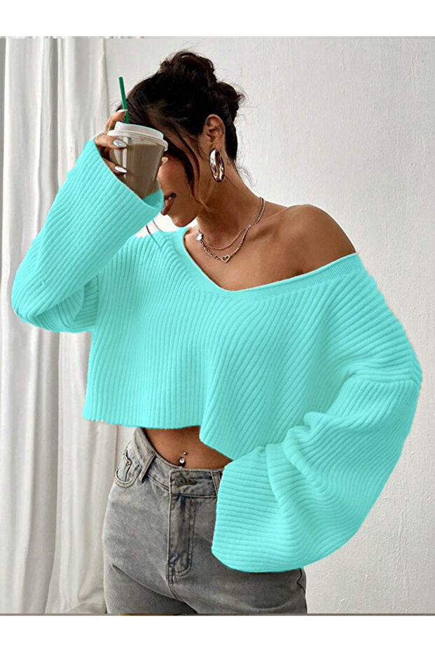 Wide V-Neck Knitwear Crop Sweater