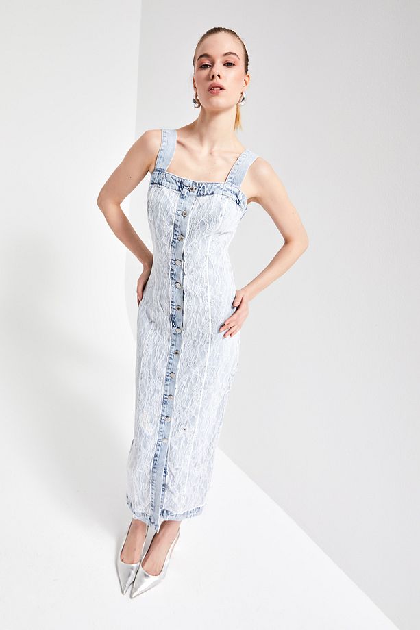Kadın Kot Rengi 11S5-3 Dantelli Önü Düğmeli Tasarım Askılı Maxi Boy Denim Elbise - 4