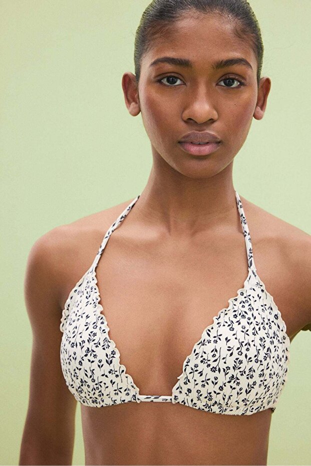 الجزء العلوي من بيكيني مثلث الشكل - 1