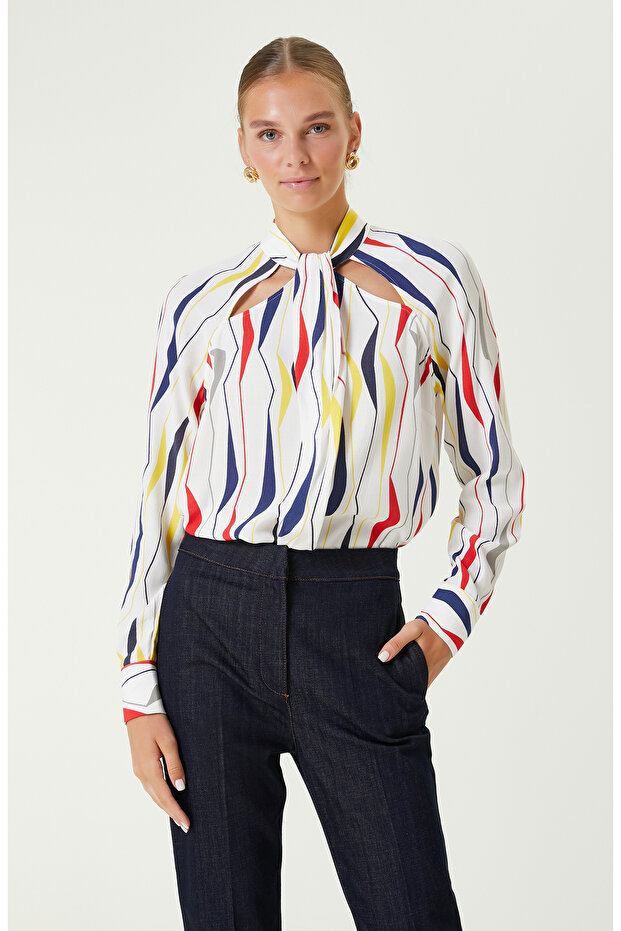 Beyaz Desenli Bluz - 2