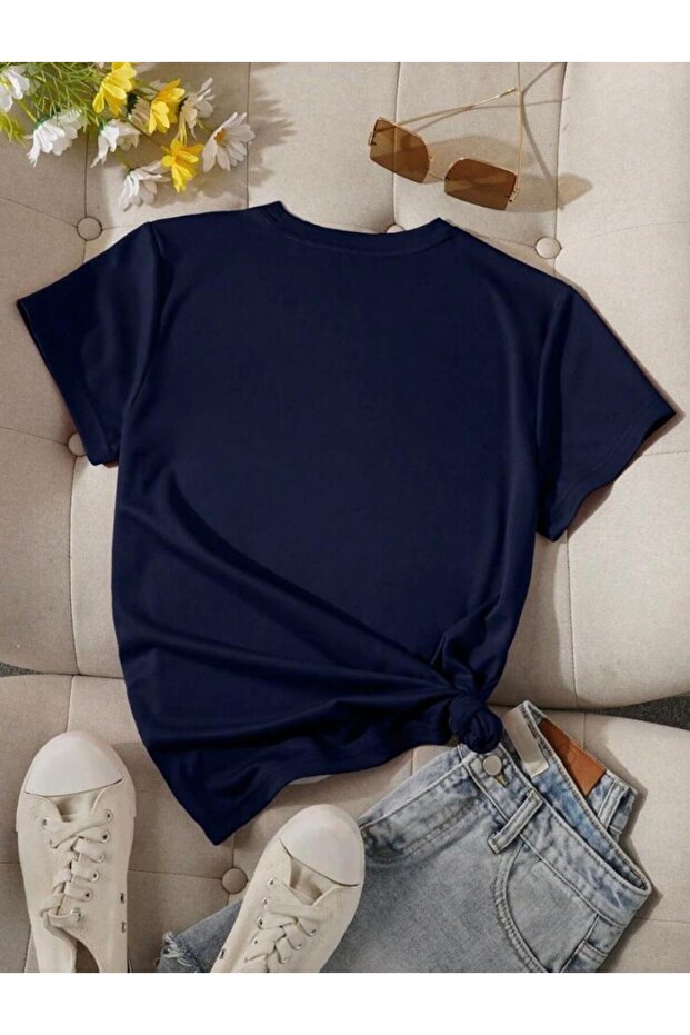 تي شيرت أساسي مطبوع على الصدر - 2