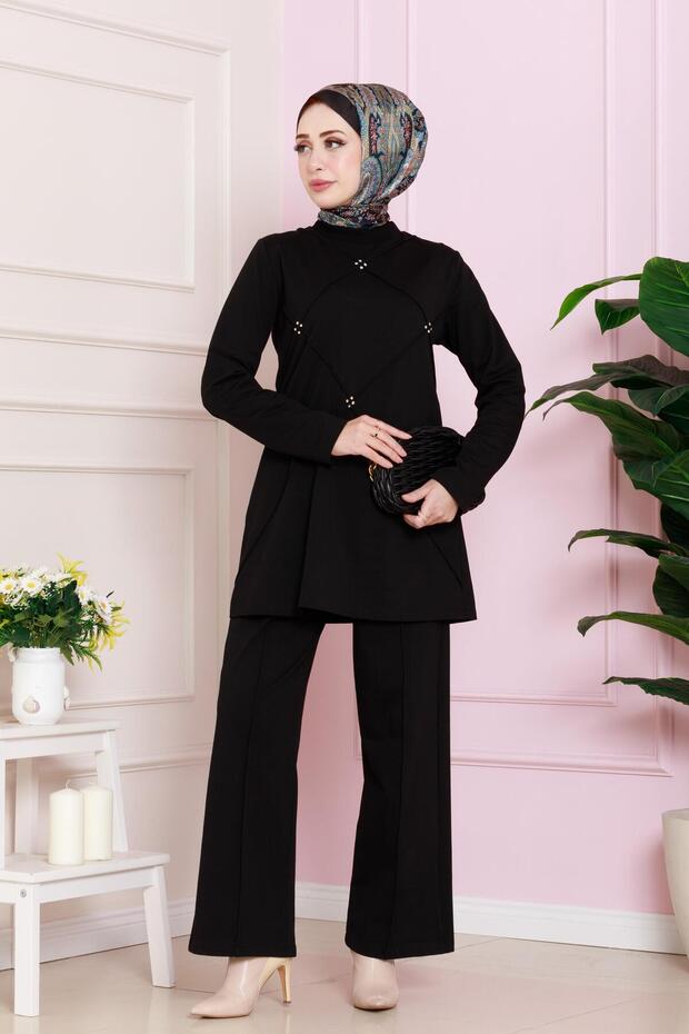 Two Thread Set with Stones on the Front-Black