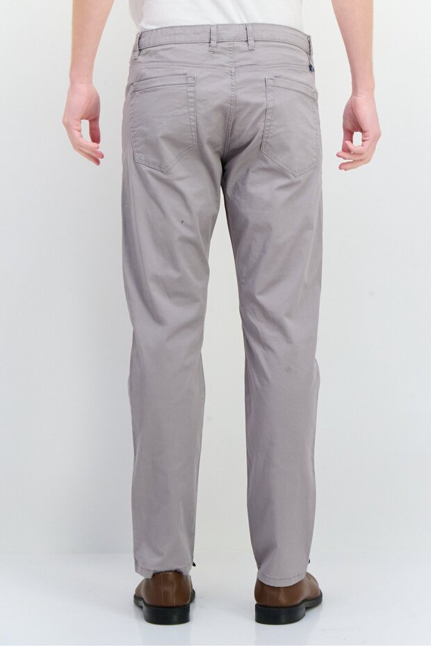 Men Regular Fit Solid Chino Pants, Grey - 3