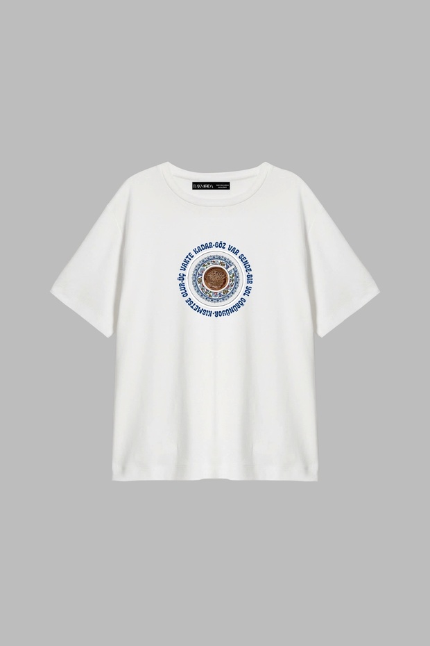 I Have Eyes and You Printed Relaxed Fit White Women's Tshirt