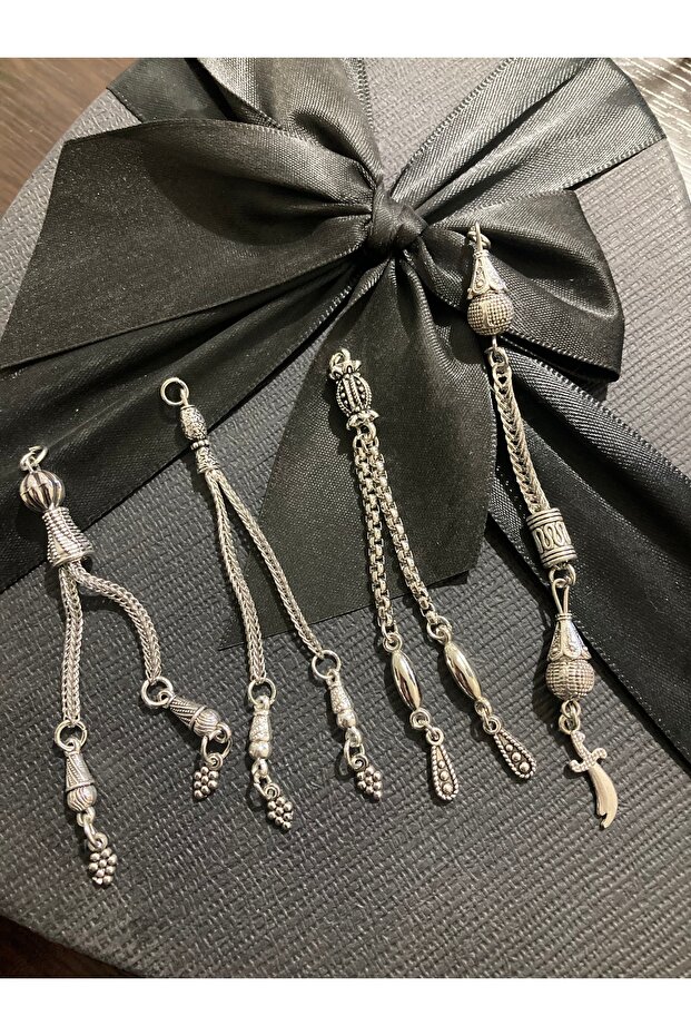 4 Tassels 4 Different Models