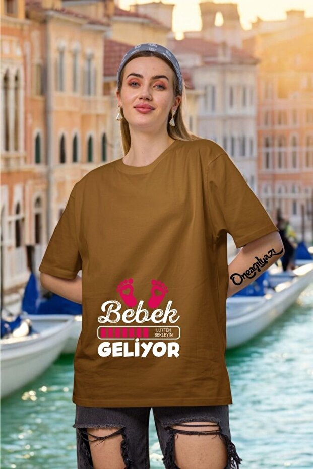 Baby Is Coming Printed Women's Oversize T-Shirt
