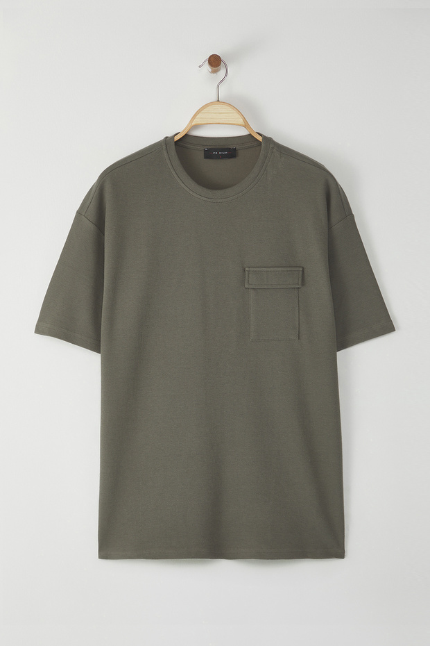 Haki Oversize/Geniş Kesim Dokulu Cep Detaylı Kısa Kol T-shirt TMNSS25TS00061 - 8