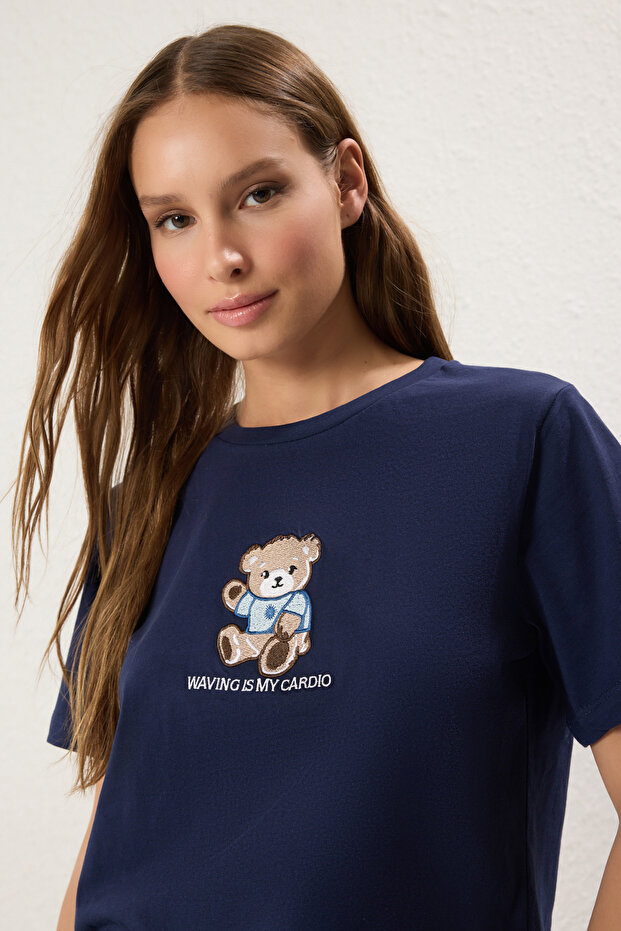 Lacivert %100 Pamuk Regular/Normal Kalıp Ayıcık Nakışlı Örme T-Shirt TWOSS25TS00088 - 2