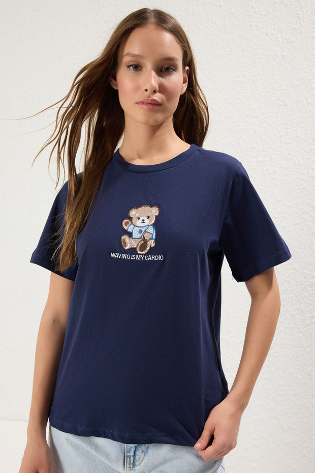 Lacivert %100 Pamuk Regular/Normal Kalıp Ayıcık Nakışlı Örme T-Shirt TWOSS25TS00088 - 1