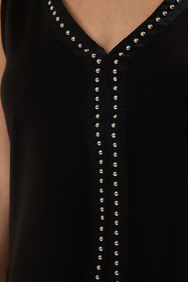 Siyah Fitted/Vücuda Oturan Şerit Aksesuar Detaylı Esnek Örme Bluz TWOSS25BZ00223 - 3