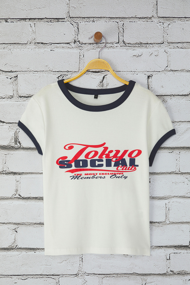 Ekru Slogan Baskı Renk Bloklu Fitted/Vücuda Oturan Örme T-Shirt TWOSS25TS00094 - 5