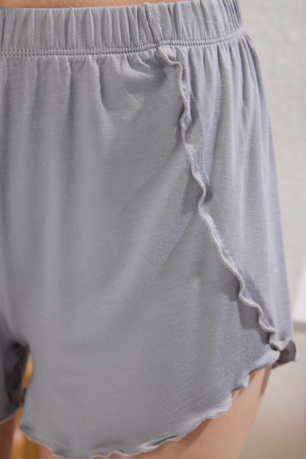 Gri Melanj Fırfır ve Omuz Detaylı Şortlu Viskon Örme Pijama Takımı THMSS25PT00100 - 6