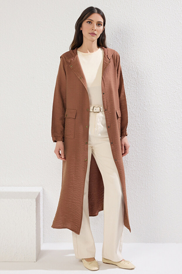 Kahverengi Kapüşonlu Cep Detaylı Çıtçıt Kapamalı Dokuma Kap & Ferace & Kimono & Ceket TCTSS25KF00005 - 1