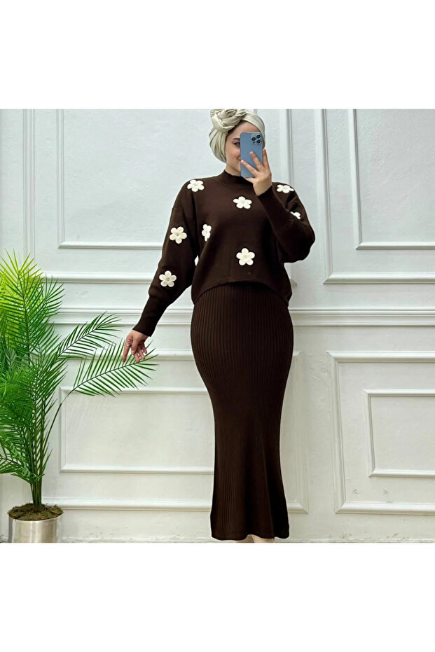 Papatyalı triko elbise - 1