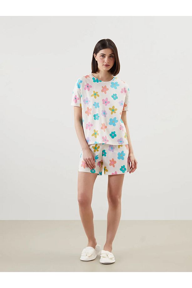 LCW Young Pembe Bisiklet Yaka Çiçekli Kadın Şortlu Pijama Takımı - 4