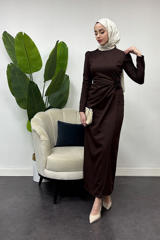 Zümra Model Krep Kumaş Gül Detaylı Elbise - 3