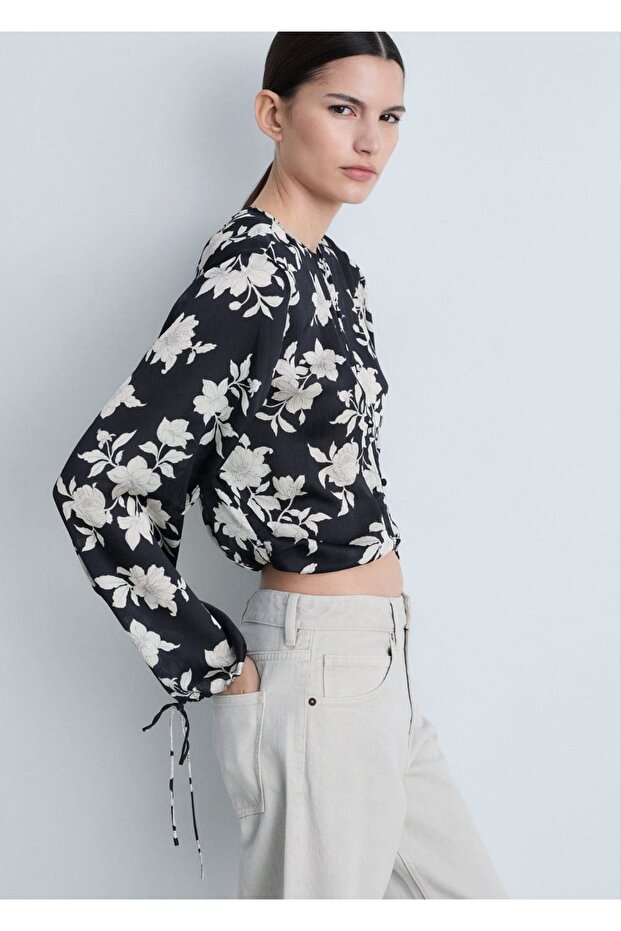 Çiçek desenli bluz - 1