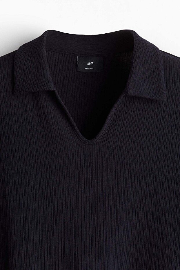 تي شيرت بقصّة عادية وياقة - 5