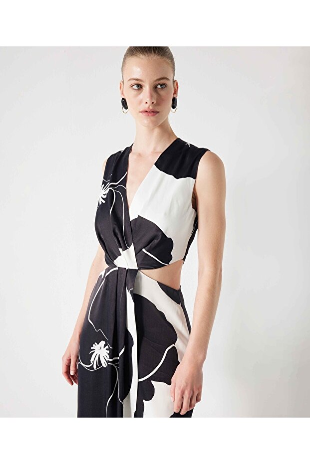 Desenli cutout elbise - 2