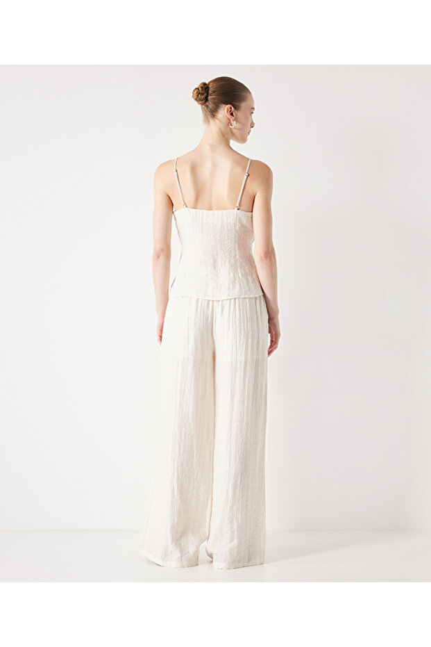Bluse mit Metallzubehör - 7