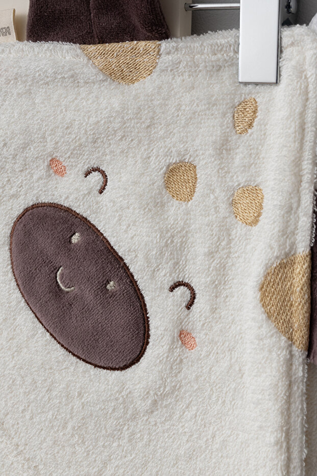 طقم رداء حمام للأطفال مزين بنقشة البقرة اللطيفة - 3