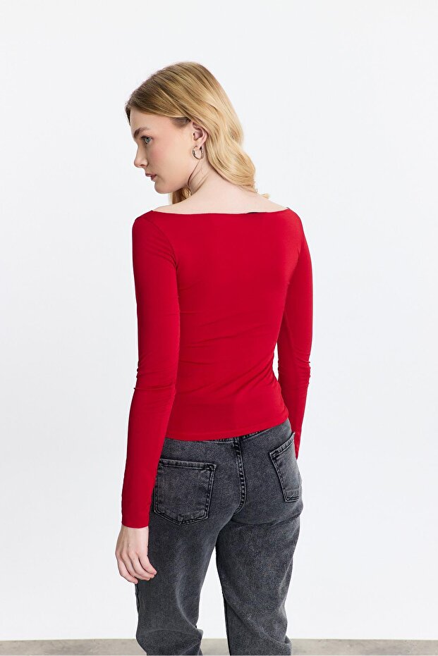 20178 بلوزة برباط باللون الأحمر - 5