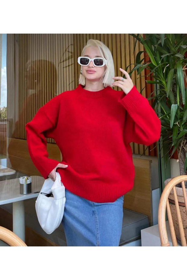 Women's Red Oversize Knitwear Sweater - Soft Textured Crew Neck