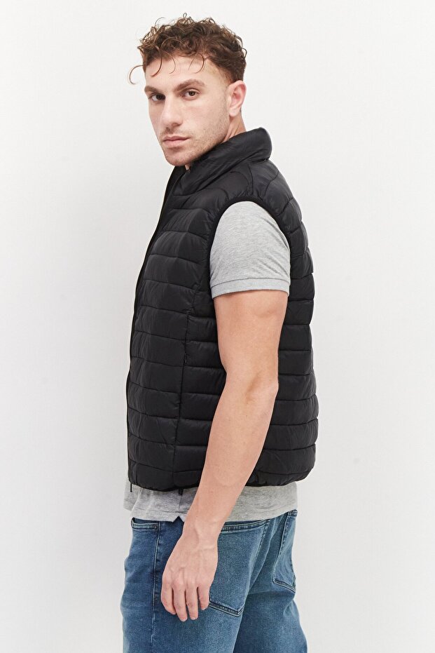 سترة منفوخة للرجال، لون أسود غير لامع - 4