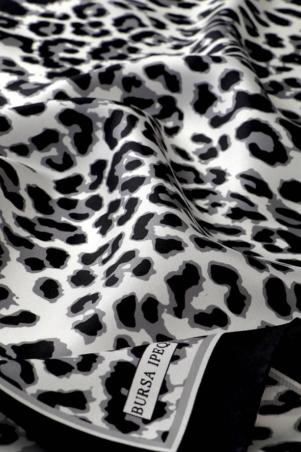 Siyah Leopar Desen Twill İpek Eşarp - 3