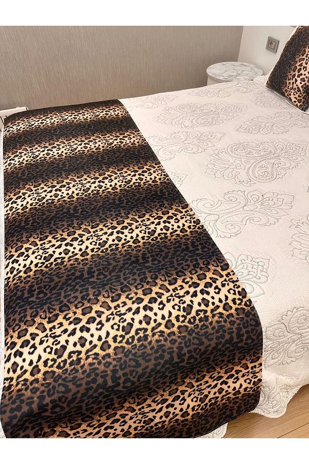 Yatak Runner Set Çift Kişilik Leopar Desenli Ev Ve Oteller Için 1 Adet Runner 2 Adet Kırlent - 6
