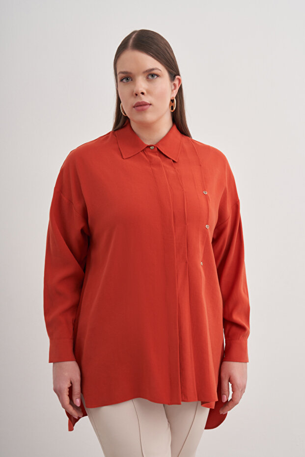 بلوزة بشعار معدني مطوي - 4