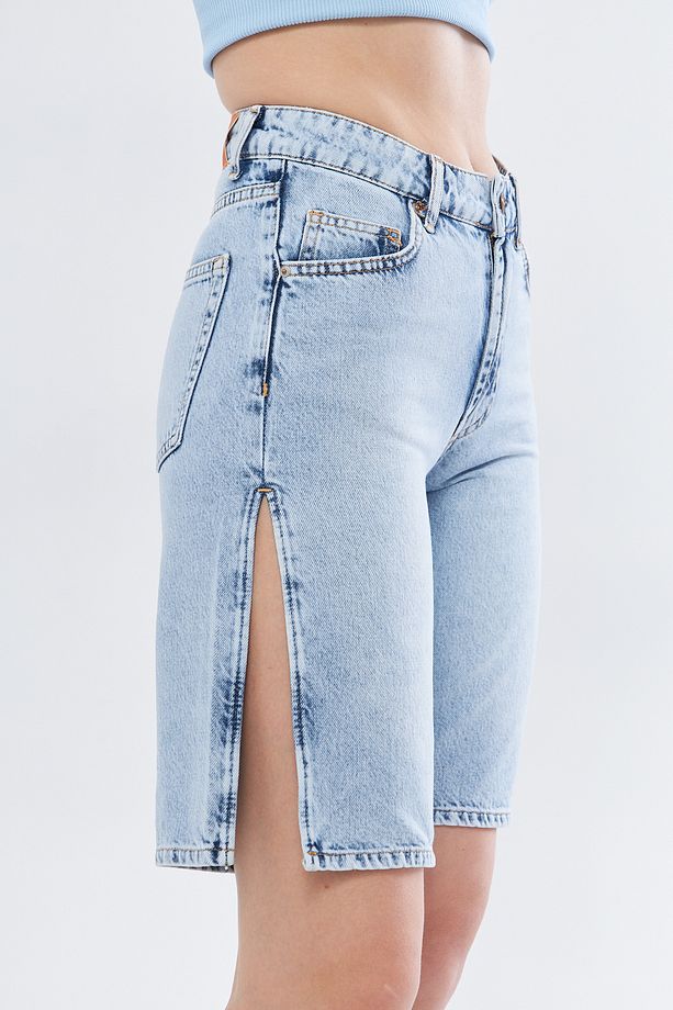 Kadın Yüksek Bel  Paça Yanları Yırtmaçlı Denim Şort - 2
