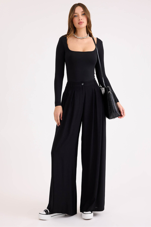 Pleated Wide Leg Trousers
