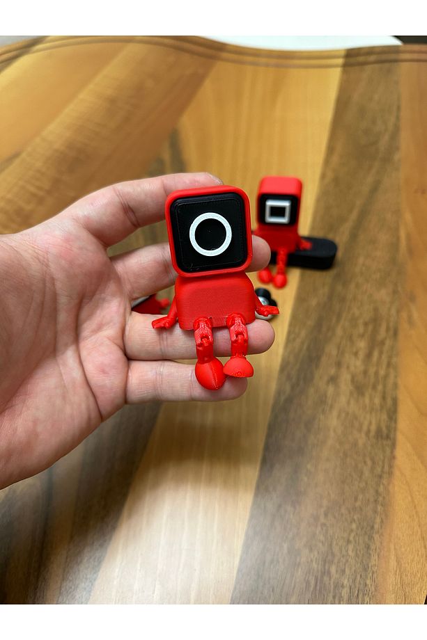 Squid Game Guard Figür Seti + HEDİYE Minik Kardan Adam & Penguen! - 4