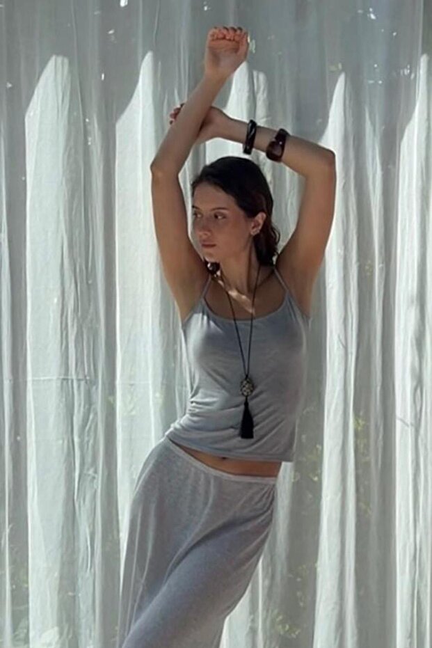 قميص داخلي أساسي من القطن بحزام رفيع باللون الرمادي الداكن SH169 - 5