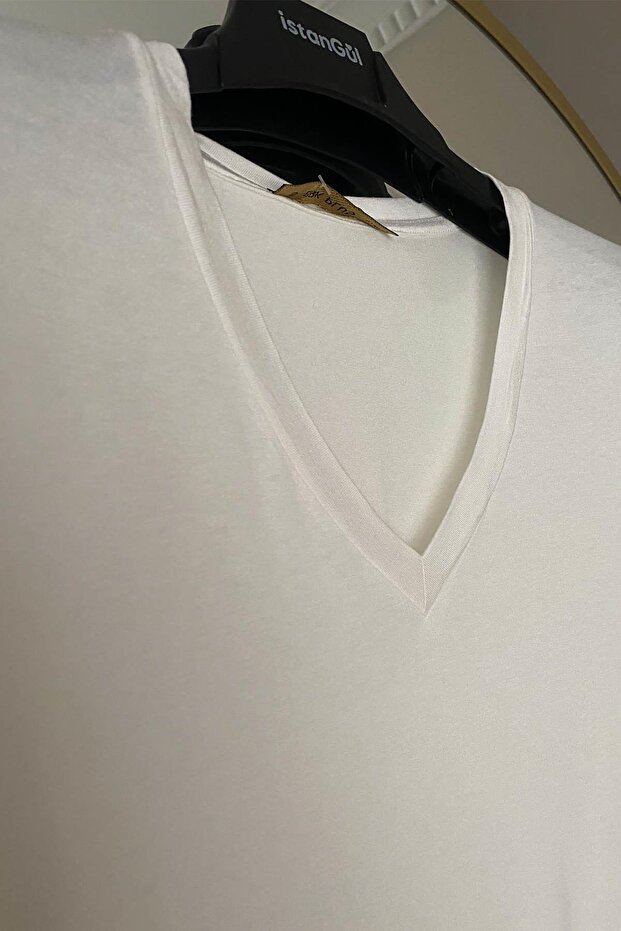 بلوزة أساسية برقبة على شكل حرف V - 2