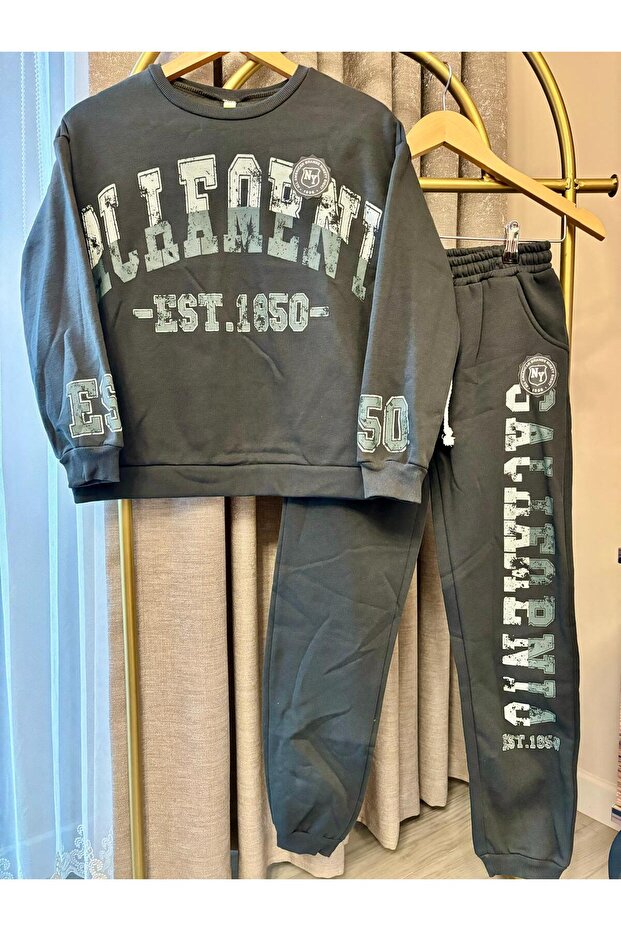 مجموعة مزدوجة مكونة من ثلاث قطع - 1